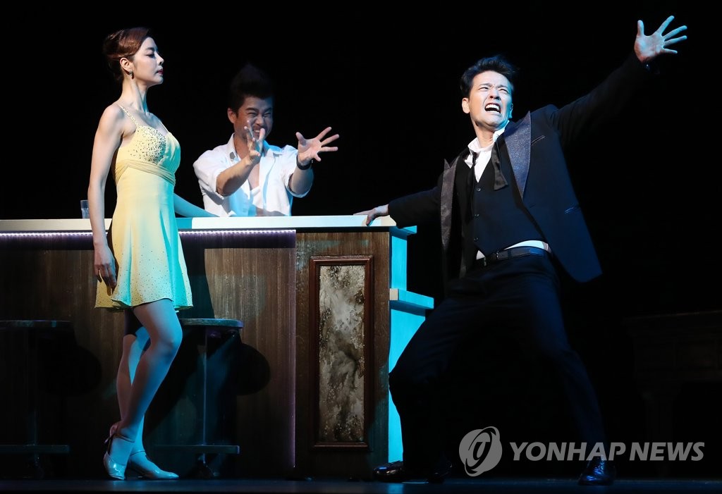 춤추는 시체 포스터